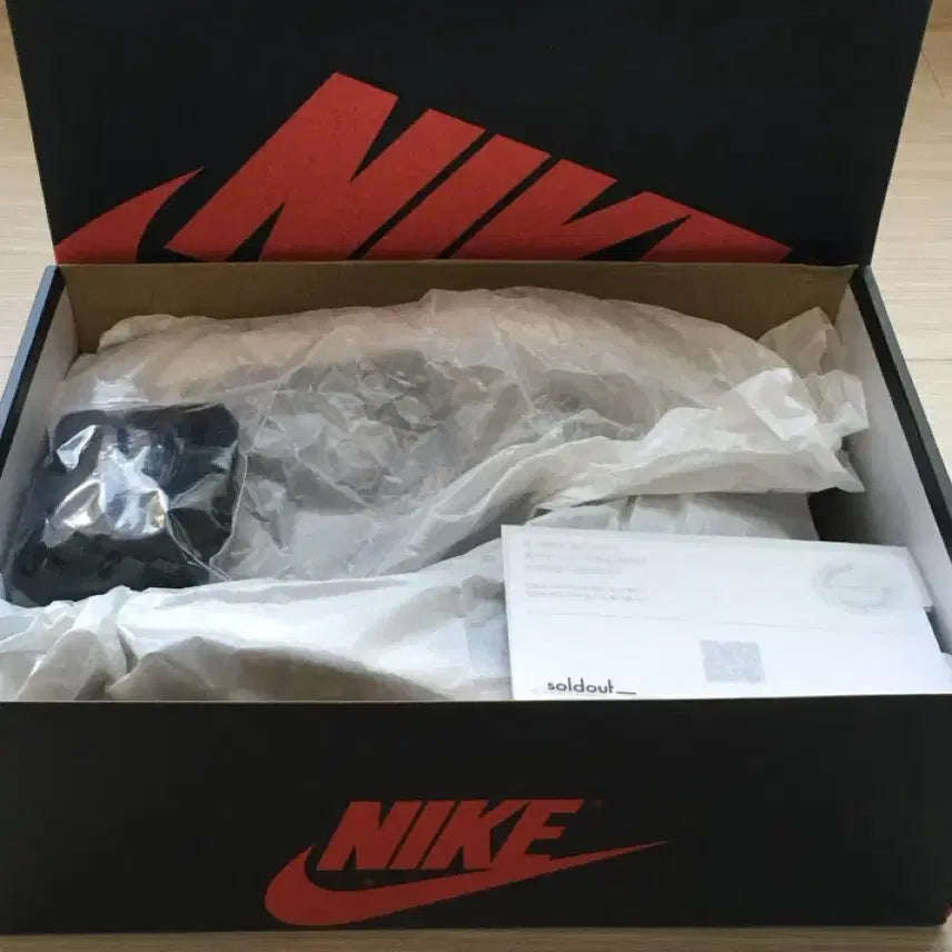 [BUNJANG] Nike Air Jordan 1 Retro High OG Shadow Sneakers / 나이키 신발 조던1 레트로 하이 OG 쉐도우