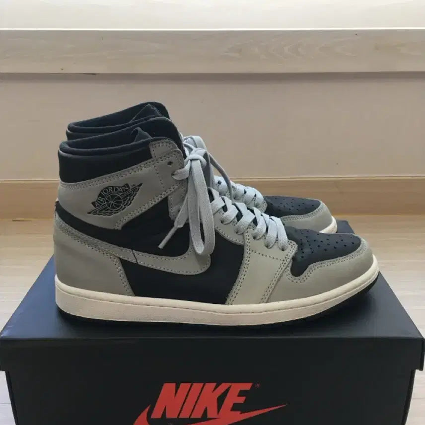 [BUNJANG] Nike Air Jordan 1 Retro High OG Shadow Sneakers / 나이키 신발 조던1 레트로 하이 OG 쉐도우