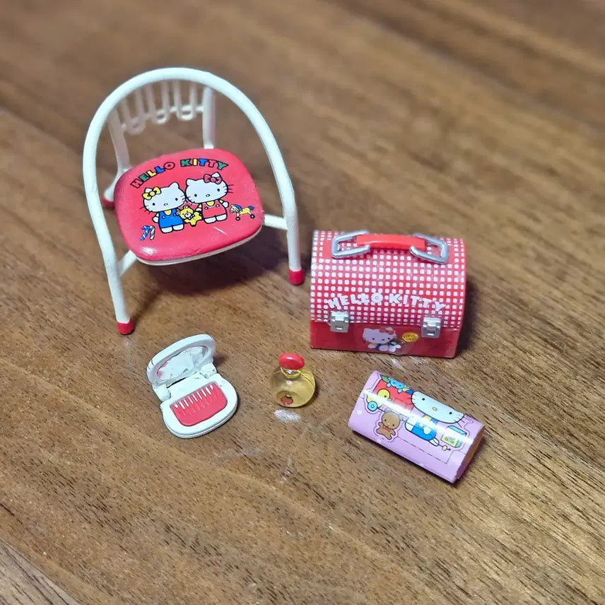 [BUNJANG] Re-Ment Sanrio Characters My Heart Fluttering Days Hello Kitty Figure / 리멘트 식완 산리오 캐릭터즈 나의 심쿵 데이즈 5번 헬로키티