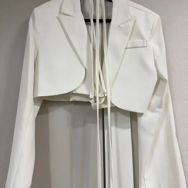 [BUNJANG] White Crop Jacket / 화이트 크롭 자켓