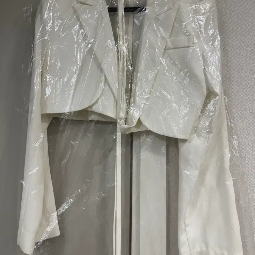 [BUNJANG] White Crop Jacket / 화이트 크롭 자켓
