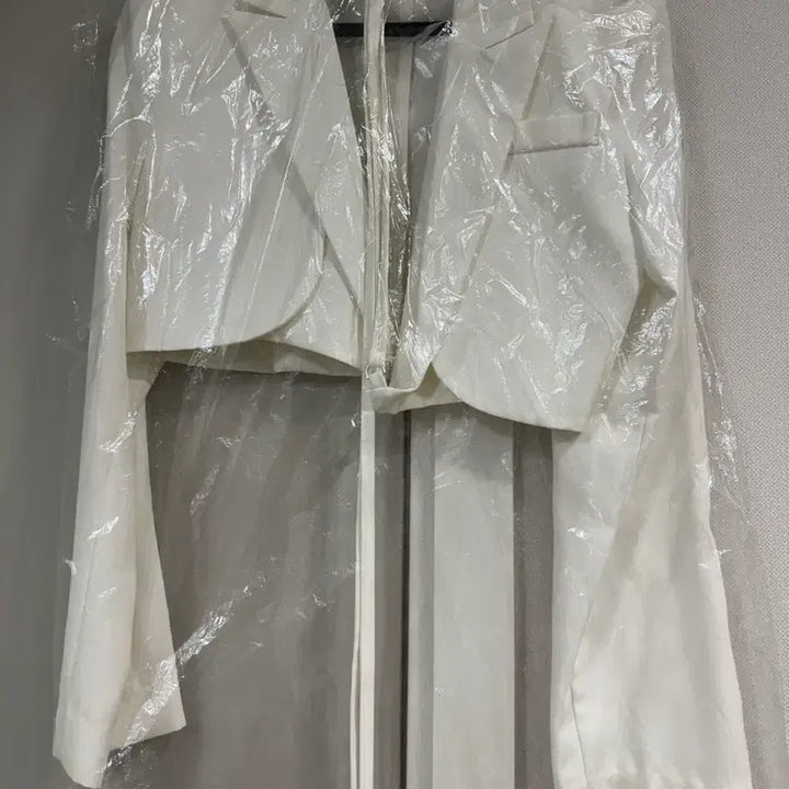 [BUNJANG] White Crop Jacket / 화이트 크롭 자켓