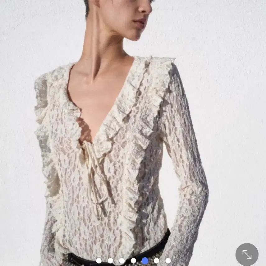 [BUNJANG] ZARA Lace Ruffle Top / 자라 레이스 프릴탑