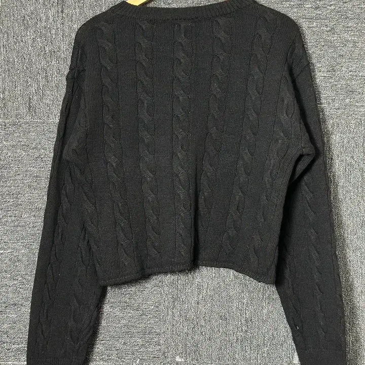 [BUNJANG] XOrdinary Cable Knit Crop Sweater / 엑스오디너리 꽈배기 크롭 니트 블랙