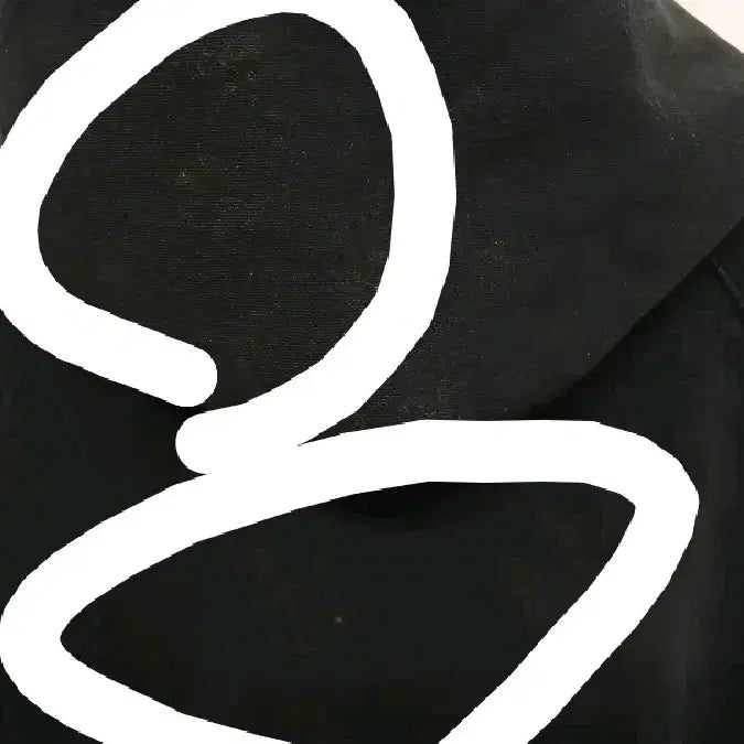 [BUNJANG] Essential Black Hoodie with Stain / 에센셜 블랙 후드티 얼룩스팟 뒷면있음 하자로저렴 반사판있음