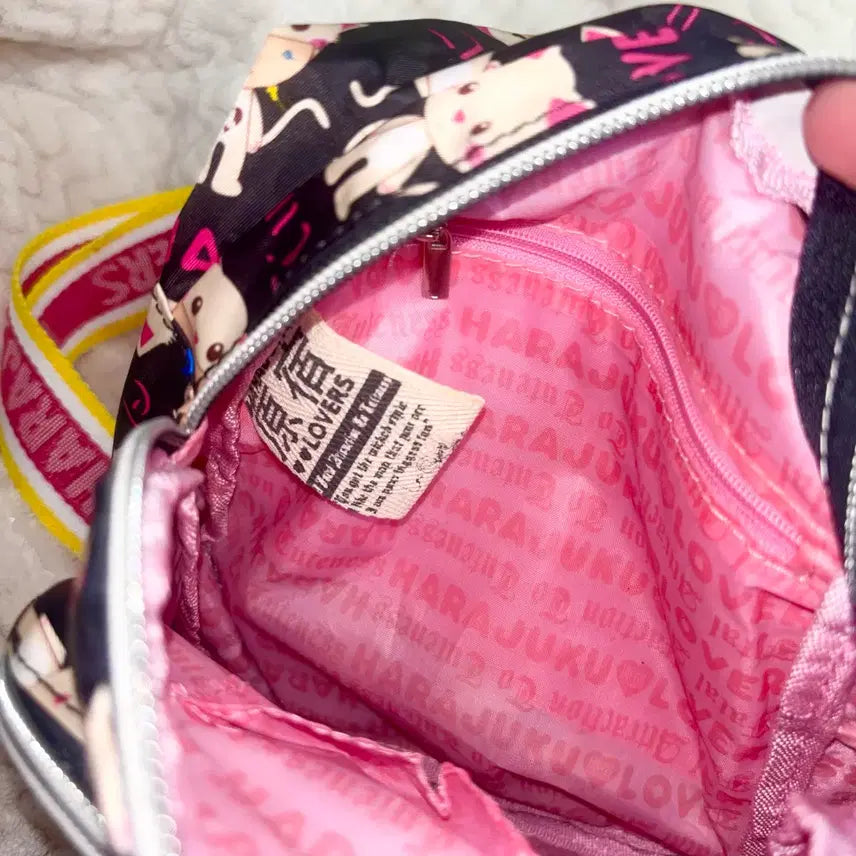 [BUNJANG] Harajuku Lovers Mini Crossbody Bag / 하라주쿠 러버스 미니 가방 헤이세이 데코라 핀터깔