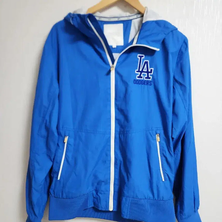 [BUNJANG] MLB LA Dodgers Hooded Windbreaker Jacket (Size 100) / MLB LA 다저스 후드 바람막이 100