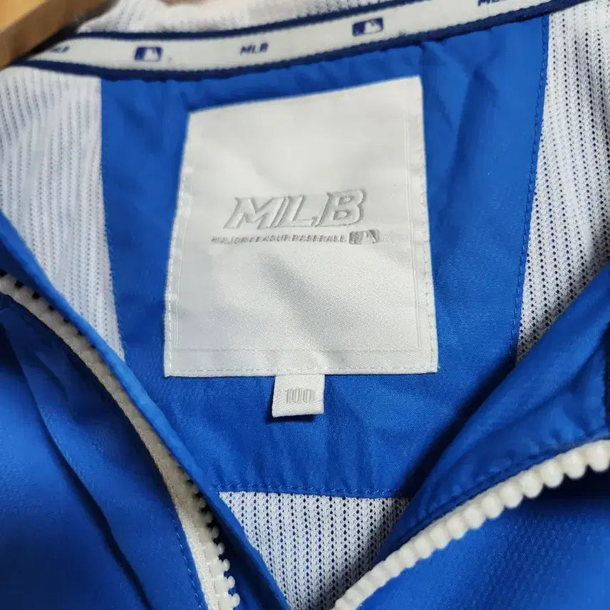 [BUNJANG] MLB LA Dodgers Hooded Windbreaker Jacket (Size 100) / MLB LA 다저스 후드 바람막이 100