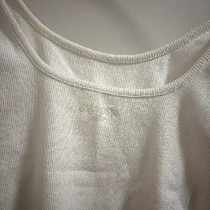 [BUNJANG] Goblin Logo Sleeveless Cropped Top / 고블린 Logo Sleeveless Cropped Top 탱크탑