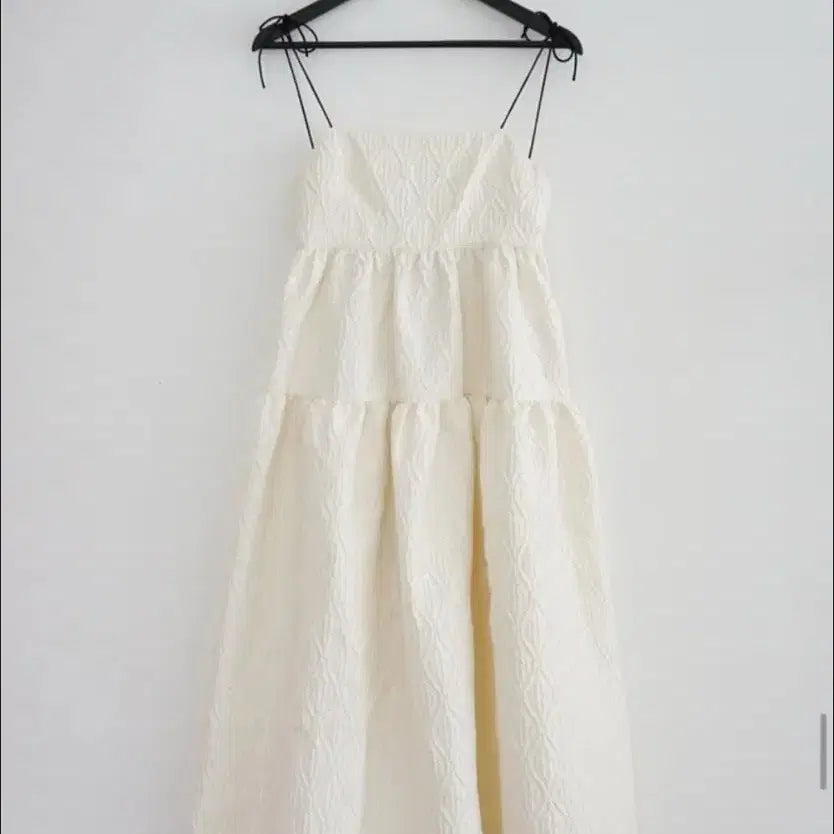 [SOLD OUT] 르콩 자카드 원피스