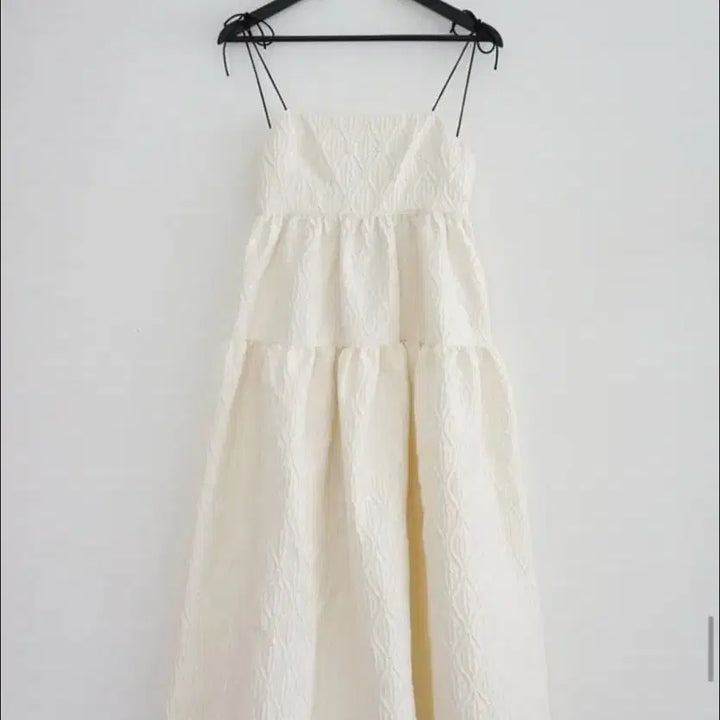 [SOLD OUT] 르콩 자카드 원피스