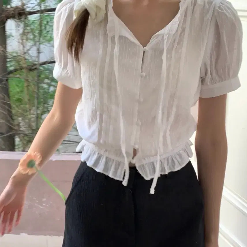 [BUNJANG] Shop Mignette Frill Blouse Ivory / 샵미네트 프릴 블라우스 아이보리