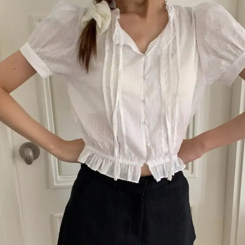 [BUNJANG] Shop Mignette Frill Blouse Ivory / 샵미네트 프릴 블라우스 아이보리