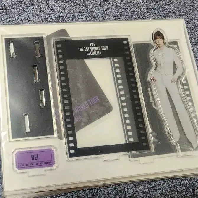 [BUNJANG] IVE World Tour In Cinema Rei Acrylic Stand / 아이브 월드투어 인 시네마 아크릴 스탠드 레이