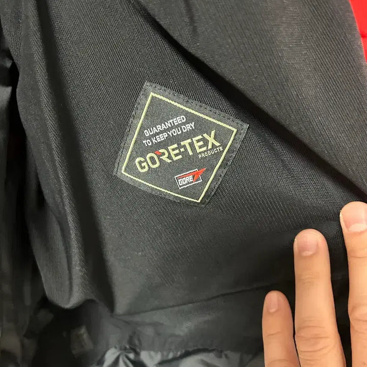 [BUNJANG] Goldwin Red Windbreaker Jacket / 골드윈 레드 바람막이 자켓