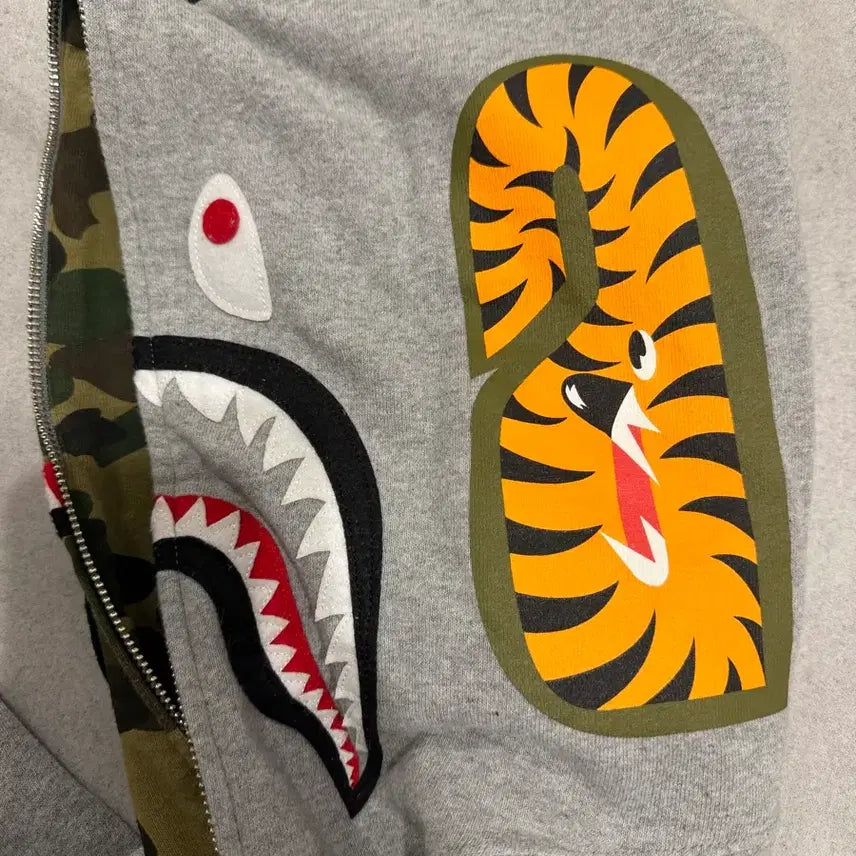 [BUNJANG] BAPE Long Shark Hoodie Gray Camo / 베이프 롱 샤크 후드집업 회색 카모