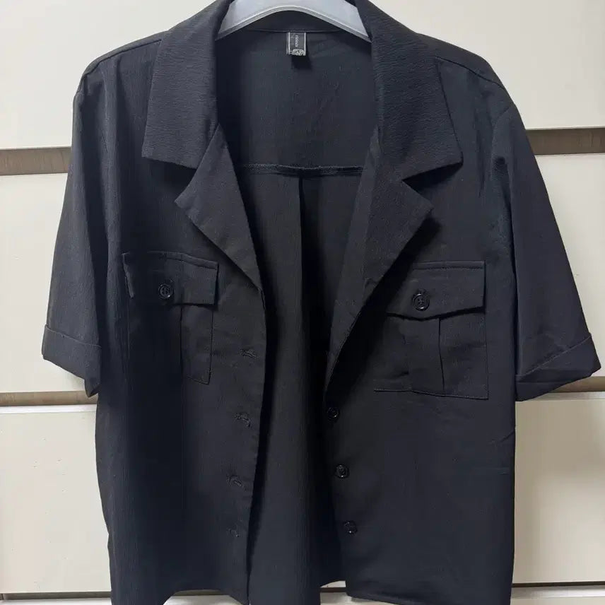 [BUNJANG] Lirienko Black Short Sleeve Shirt / 리리앤코 반팔 블랙 셔츠