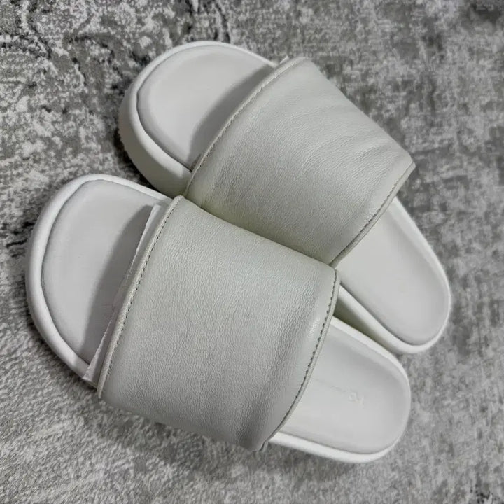 [SOLD OUT] Y-3 아디다스 레더 슬라이드 슬리퍼