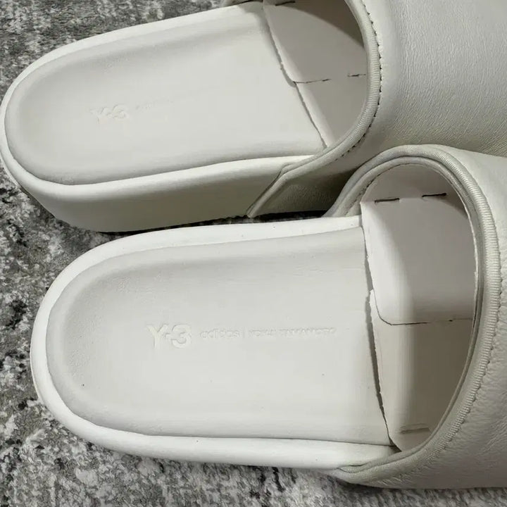 [SOLD OUT] Y-3 아디다스 레더 슬라이드 슬리퍼