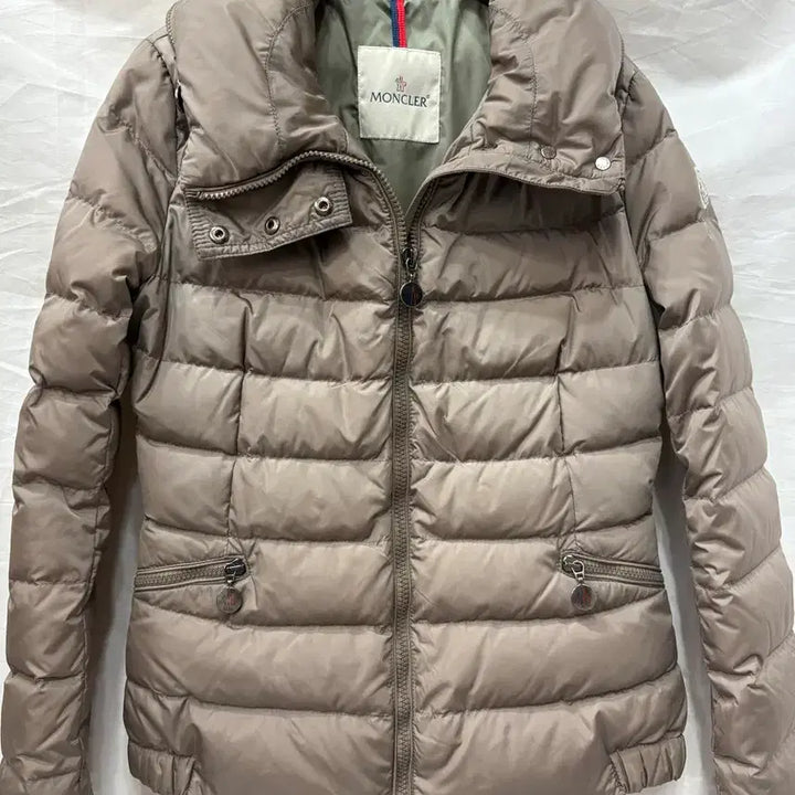 [SOLD OUT] 몽클레어 여성 핑크베이지 패딩0사이즈(정품)