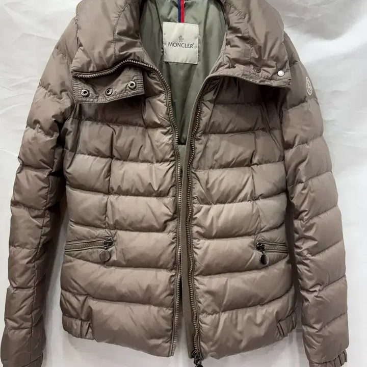 [SOLD OUT] 몽클레어 여성 핑크베이지 패딩0사이즈(정품)