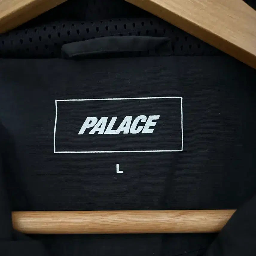 [BUNJANG] Palace Gone Fishing Windbreaker Jacket Black / [L] 팔라스 곤 피싱 바람막이 자켓 블랙