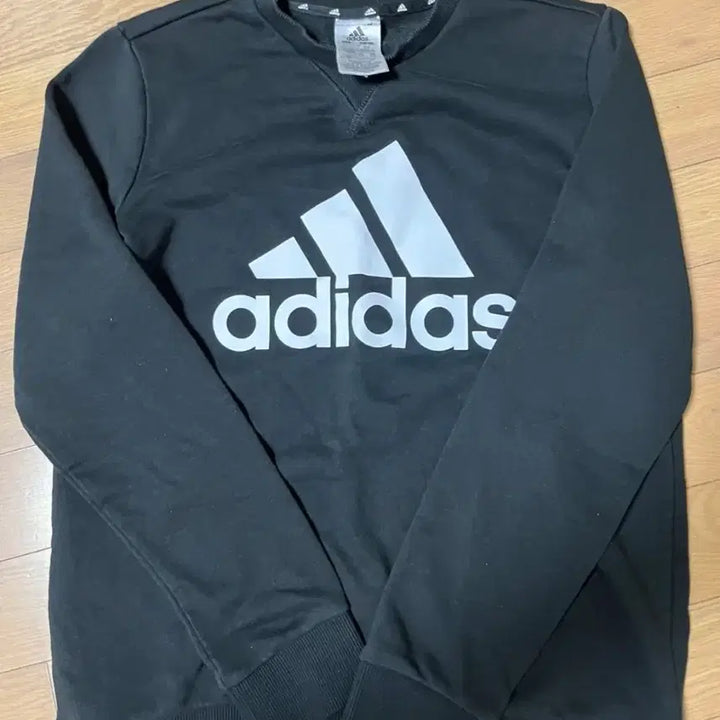 [SOLD OUT] 아디다스 빅로고 맨투맨 블랙