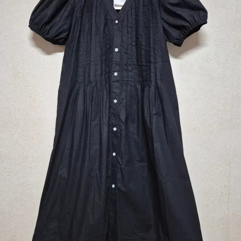 [SOLD OUT] (새상품) 면100 핀턱 브이넥 퍼프 원피스