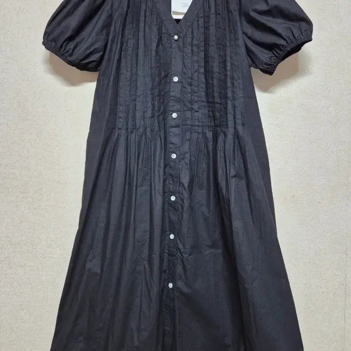 [SOLD OUT] (새상품) 면100 핀턱 브이넥 퍼프 원피스