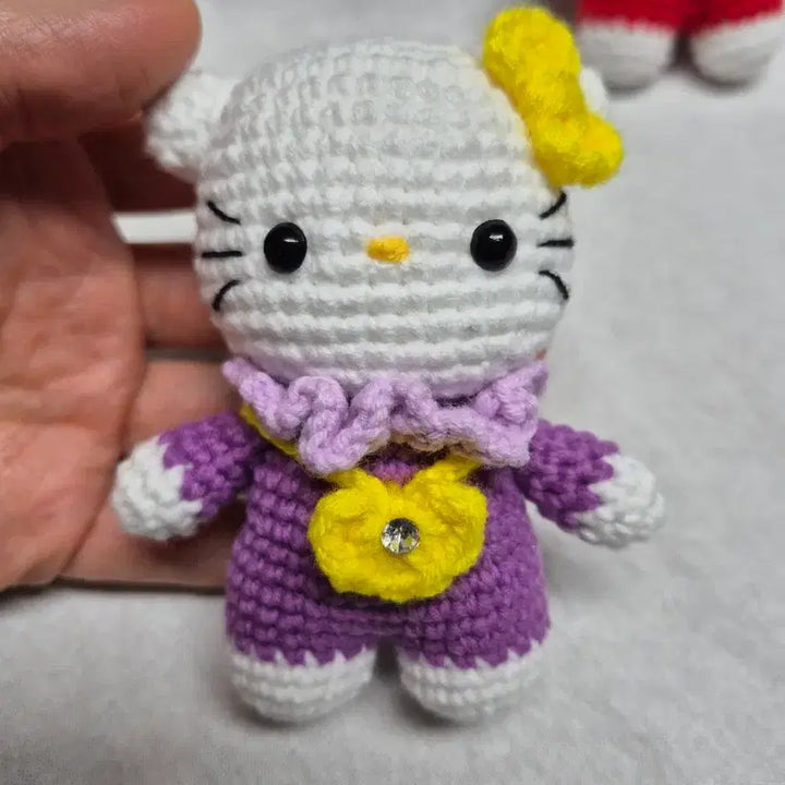[BUNJANG] Handmade Crochet Kitty Keychain / 귀염뽀짝 핸드메이드 뜨개 키티 키링