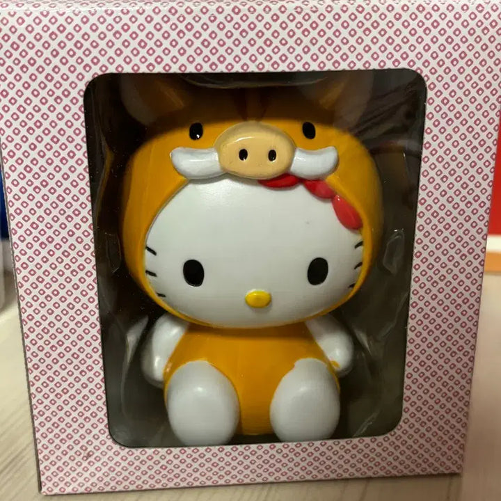 [BUNJANG] Kitty Classic Zodiac Piggy Bank Figure / 고전 십이간지 돼지 키티 저금통 피규어