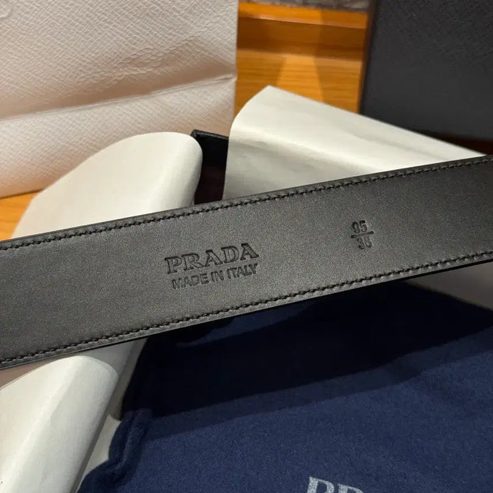 [BUNJANG] Prada Gold Buckle Belt / 프라다 벨트 풀박스 금장 블랙 소가죽