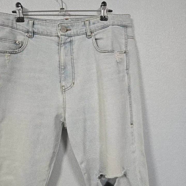 [SOLD OUT] 시스템옴므 연청 앳지 청바지 34