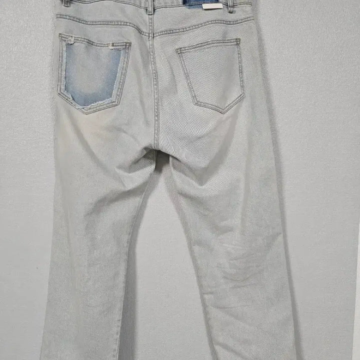 [SOLD OUT] 시스템옴므 연청 앳지 청바지 34