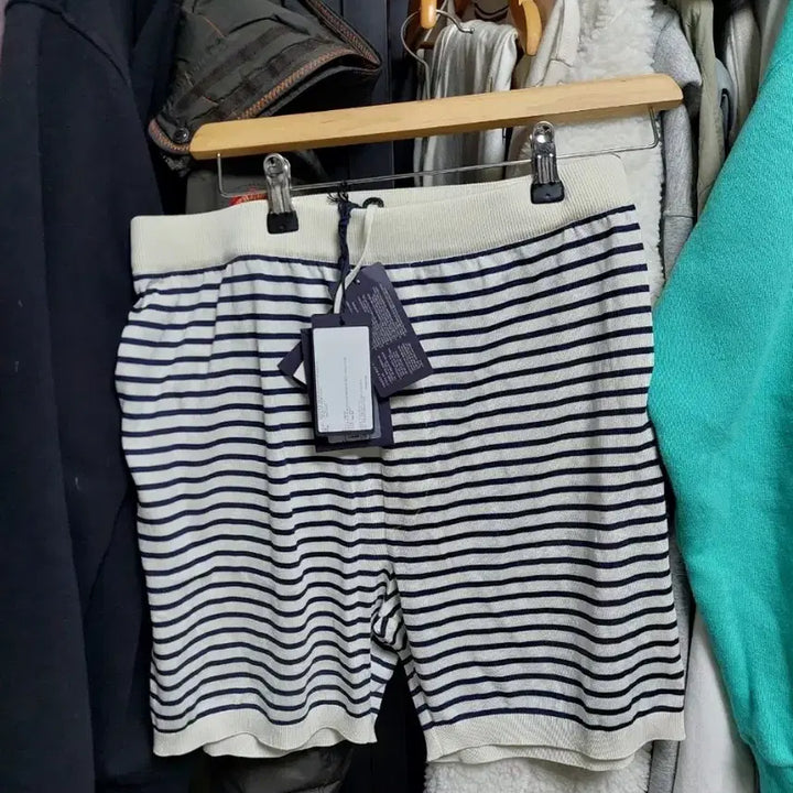 [BUNJANG] Prada Silk Navy White Stripe Shorts / 프라다 실크 네이비화이트 스트라이프 쇼츠 50 백화점판