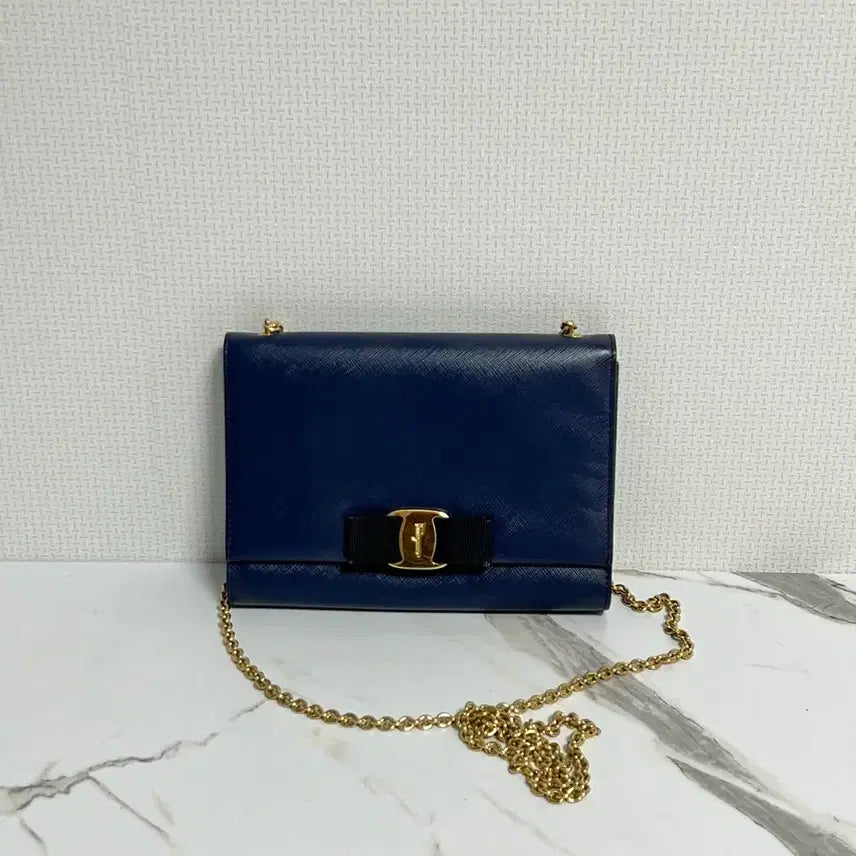 [BUNJANG] Ferragamo Ginny Mini Chain Crossbody Bag / 페라가모 지니백 미니 체인 스크로스백