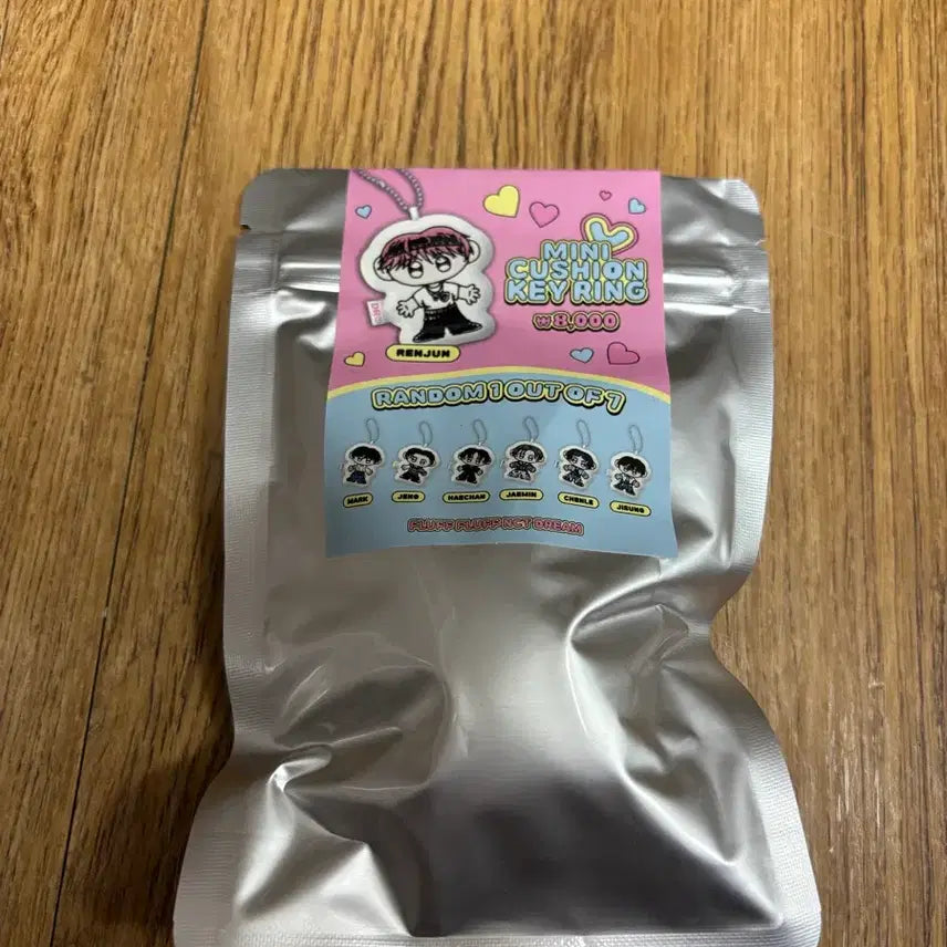 [BUNJANG] NCT Dream BTTF Random Mini Cushion Keyring (Sealed) / 엔시티드림 bttf 랜덤 미니쿠션키링 미개봉