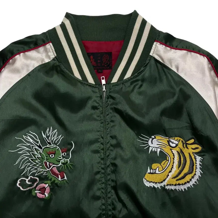 [BUNJANG] Japan Tiger Embroidery Khaki Souvenir Jacket 4L / 재팬 타이거 자수 카키 스카쟌 4L