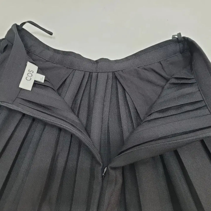 [BUNJANG] COS Wool Blend Pleated Mini Skirt - Women&