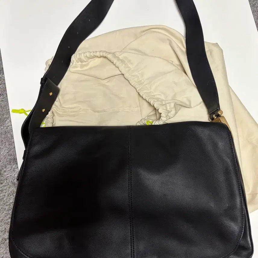 [BUNJANG] Couronne Shoulder Bag / [L] 쿠론 숄더백 / 크로스백