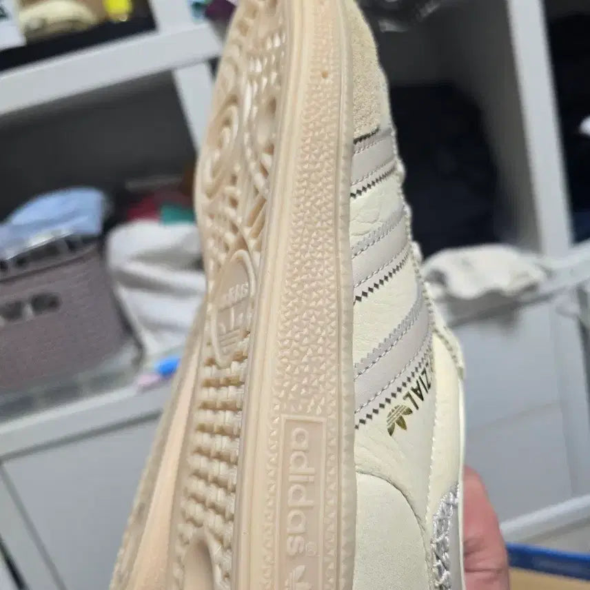 [BUNJANG] Adidas Cream Sneakers / 아디다스 270 크림색 운동화