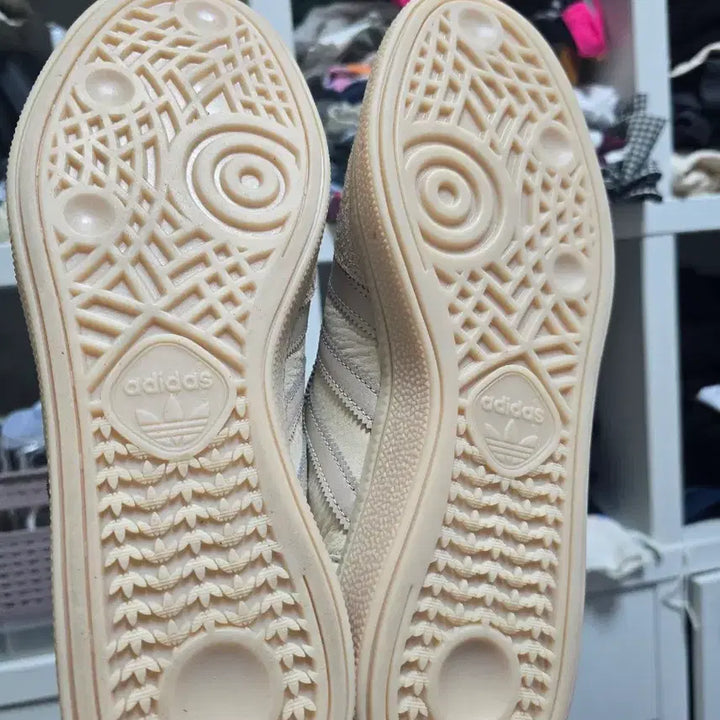 [BUNJANG] Adidas Cream Sneakers / 아디다스 270 크림색 운동화