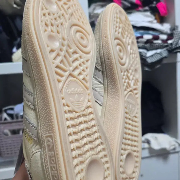 [BUNJANG] Adidas Cream Sneakers / 아디다스 270 크림색 운동화