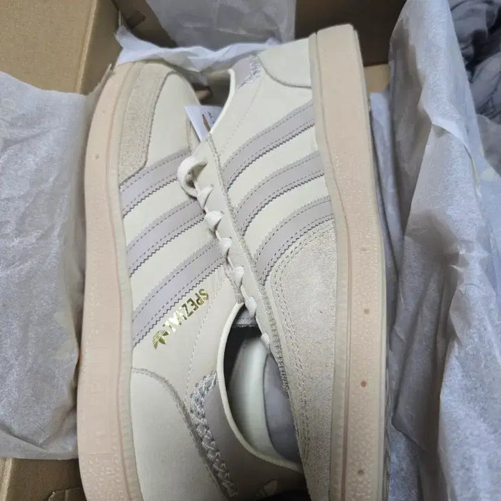 [BUNJANG] Adidas Cream Sneakers / 아디다스 270 크림색 운동화