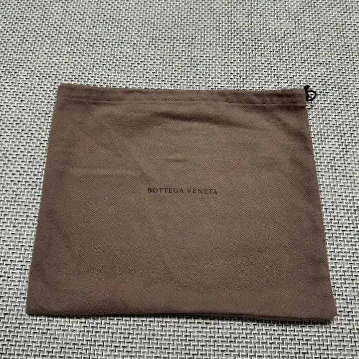 [SOLD OUT] 보테가베네타 인트레치아토 클러치