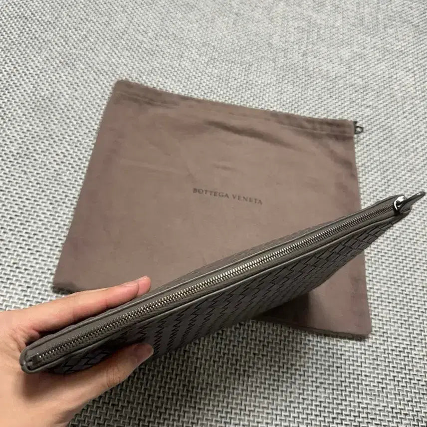 [SOLD OUT] 보테가베네타 인트레치아토 클러치