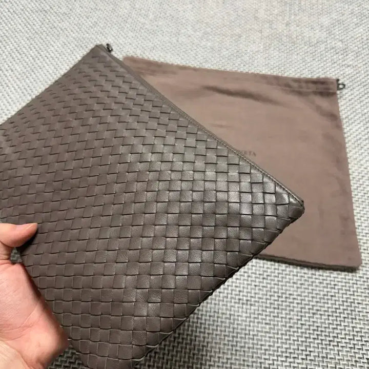 [SOLD OUT] 보테가베네타 인트레치아토 클러치