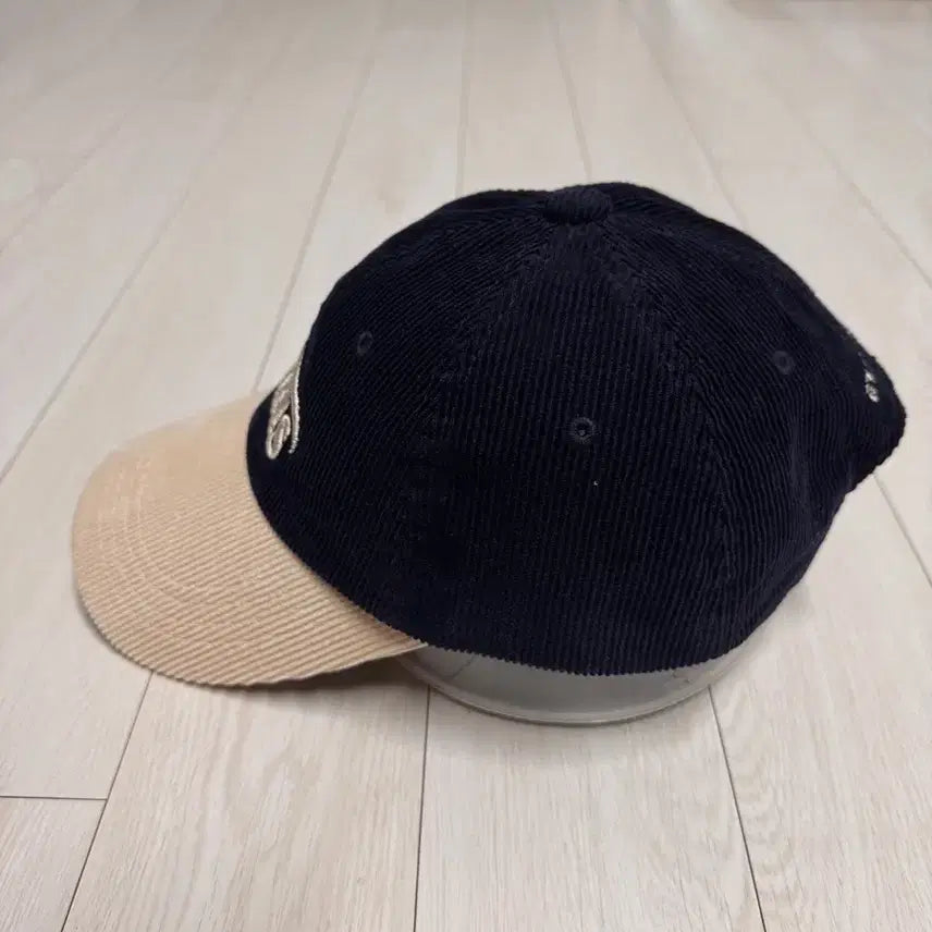 [SOLD OUT] Emis 이미스 코듀로이 볼캡 네이비