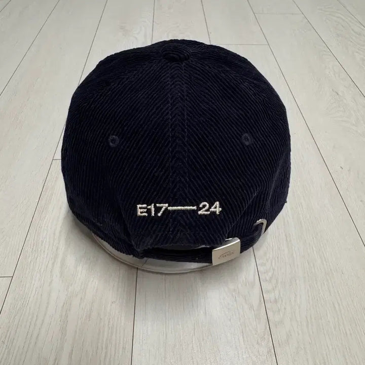 [SOLD OUT] Emis 이미스 코듀로이 볼캡 네이비