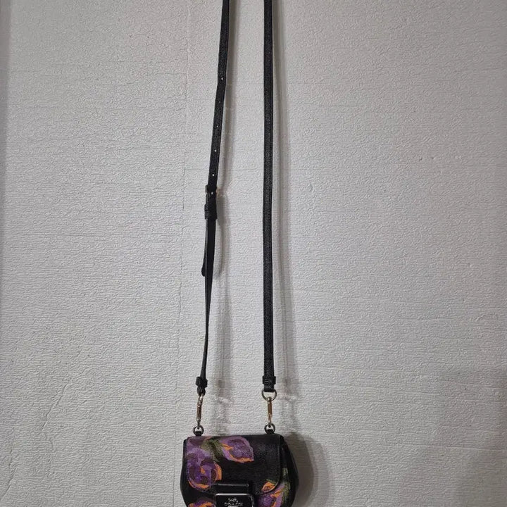 [SOLD OUT] 가격인하~~코치 정품 미니크로스백